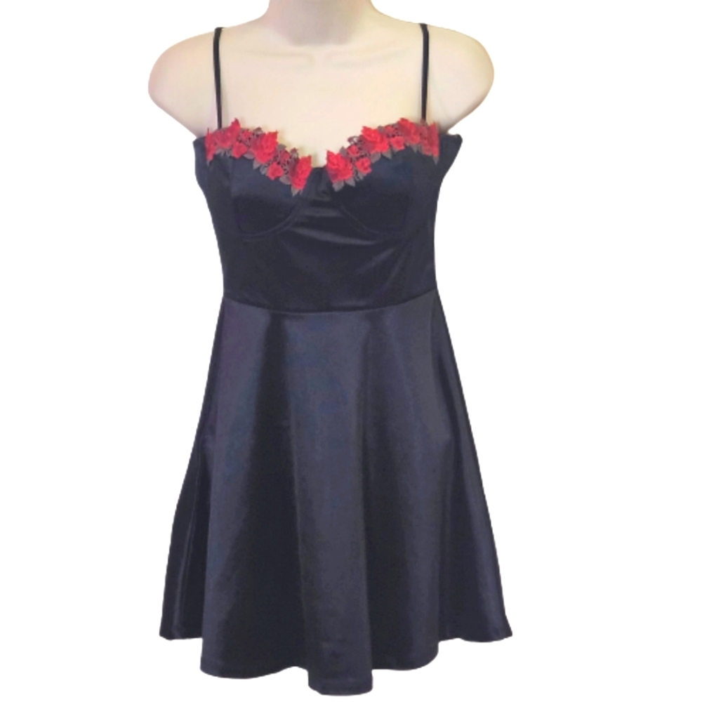 Windsor Black Satin with Red Rose Applique Skater Mini Dress,Small,NWT